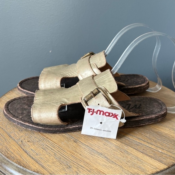 Matisse Abbie Distressed Slide Sandals - Picture 2 of 8